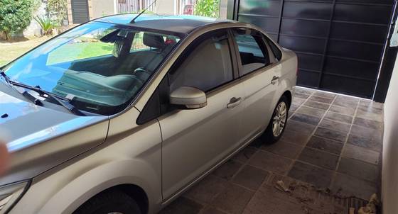 FORD FOCUS 2.0 GLX SEDAN 16V FLEX 4P MANUAL FORD FOCUS 2.0 GLX SEDAN 16V FLEX 4P MANUAL
